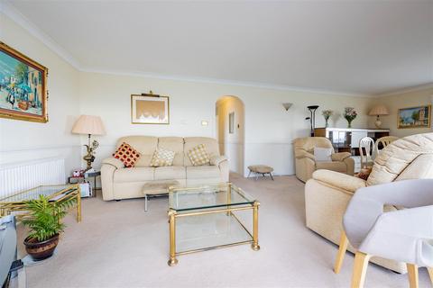 2 bedroom apartment for sale, MANOR ROAD, Westcliff-On-Sea