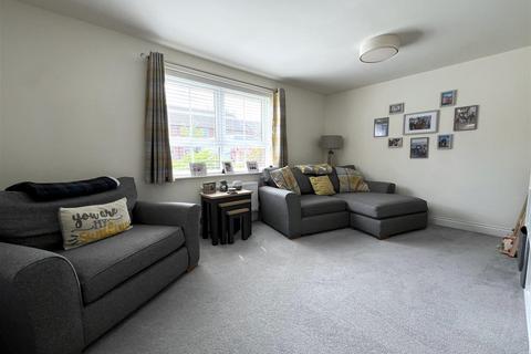 18 Larch Place, Somerford, Congleton, CW12 4ZP