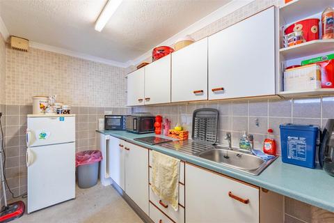 1 bedroom apartment for sale, Chalkwell Park Drive, Leigh-On-Sea