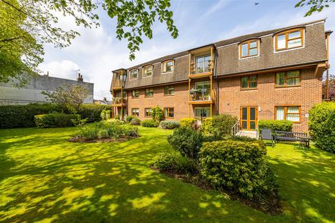 1 bedroom apartment for sale, CHALKWELL PARK DRIVE, Leigh-On-Sea