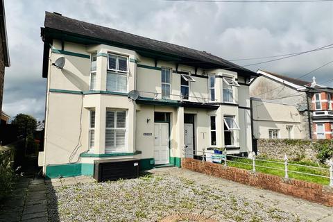 3 bedroom semi-detached house for sale, Heol Cennen, Ffairfach, Llandeilo