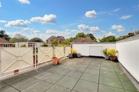 2 bedroom flat for sale, Mill House Gardens, Worthing