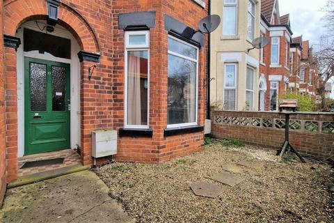 2 bedroom flat for sale, Cliff Road, Hornsea