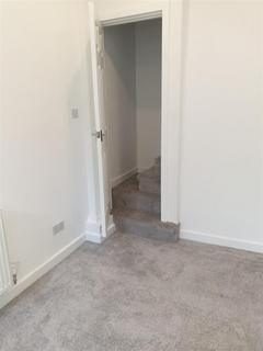 1 bedroom terraced house to rent, Wakefield Road, Brighouse