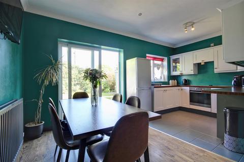 3 bedroom semi-detached house for sale, Southwood Avenue, Cottingham