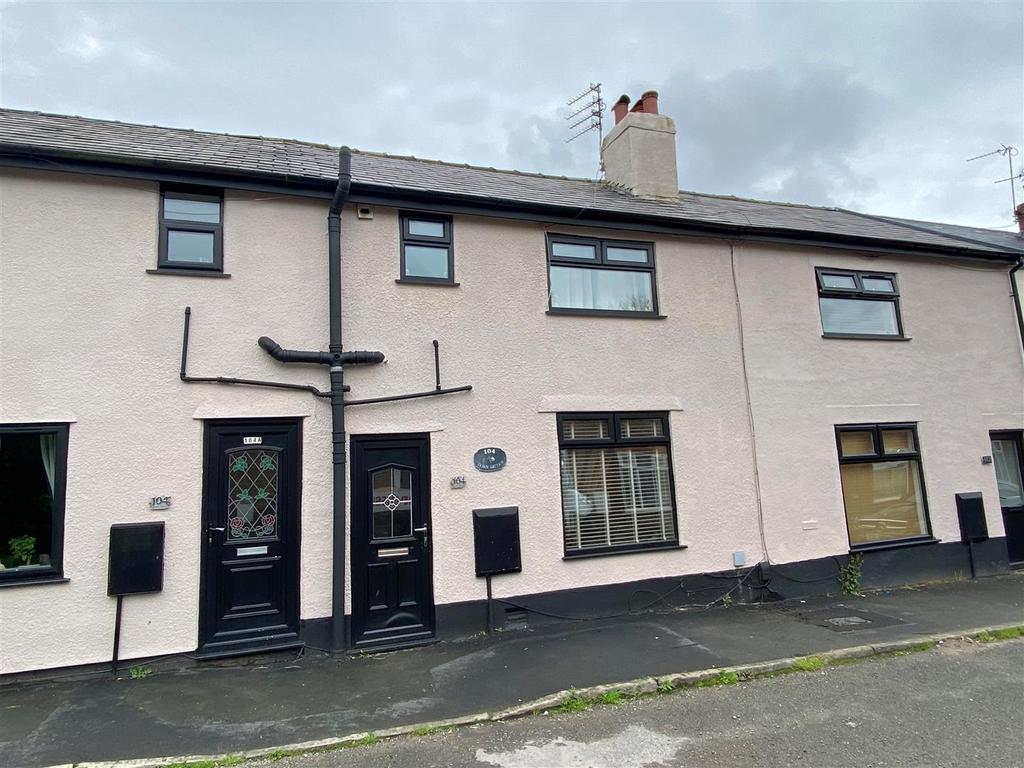 Byron Street, Macclesfield 2 bed terraced house for sale £225,000
