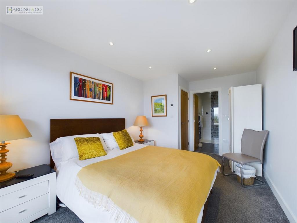 Bedroom 1 iii.jpg