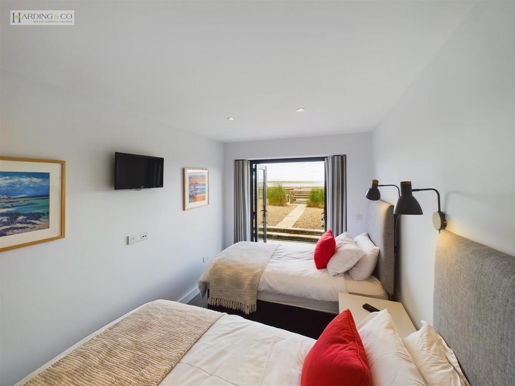 Bedroom 2 ii.jpg