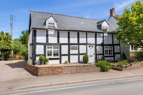 3 bedroom detached house for sale, The Village, Dymock GL18