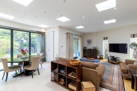 4 bedroom property to rent, Peterborough Villas, Fulham, SW6