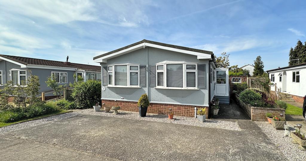 Reculver Road, Herne Bay, CT6 6NX 2 bed park home for sale - £180,000