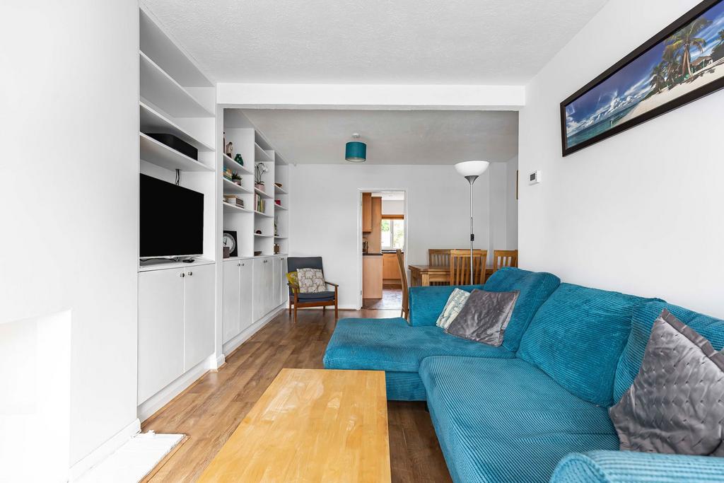 Hanover Avenue, Feltham, TW13 3 bed terraced house for sale £425,000