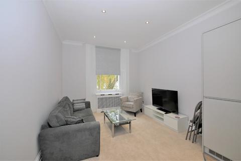 2 bedroom apartment to rent, St. Georges Square, London, SW1V