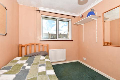 86 Tenterden Drive, Canterbury, CT2 7BW