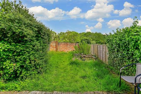 86 Tenterden Drive, Canterbury, CT2 7BW
