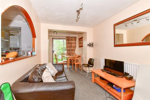 86 Tenterden Drive, Canterbury, CT2 7BW