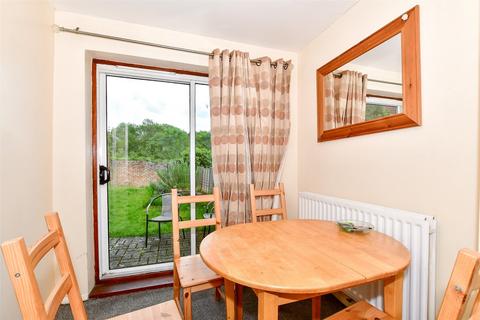 86 Tenterden Drive, Canterbury, CT2 7BW