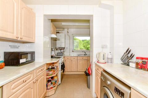 86 Tenterden Drive, Canterbury, CT2 7BW