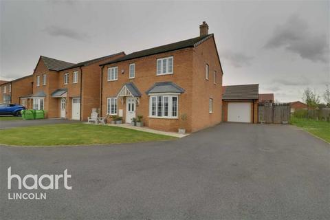 4 bedroom detached house to rent, Towers Close, Waddington