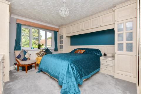 15 Fairfield Park, Broadstairs, CT10 2JT
