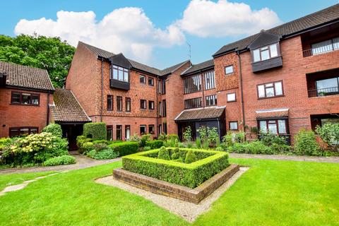 2 bedroom apartment for sale, Snells Wood Court, Little Chalfont, Amersham, Buckinghamshire, HP7