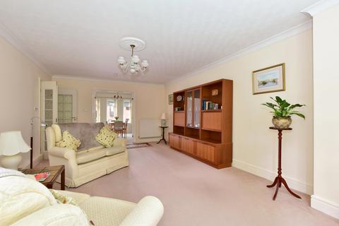 2 bedroom apartment for sale, Snells Wood Court, Little Chalfont, Amersham, Buckinghamshire, HP7