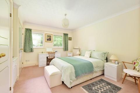 2 bedroom apartment for sale, Snells Wood Court, Little Chalfont, Amersham, Buckinghamshire, HP7