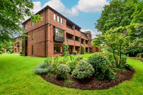 2 bedroom apartment for sale, Snells Wood Court, Little Chalfont, Amersham, Buckinghamshire, HP7