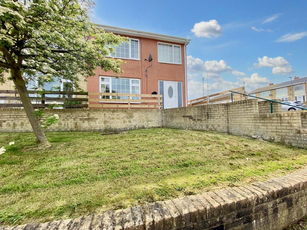 Gore Hill Estate, Durham DH6 3 bed semidetached house for sale £65,000