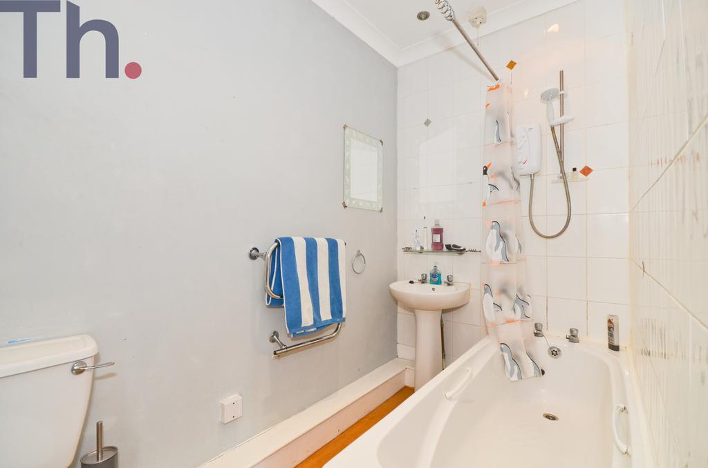 Bathroom.JPG