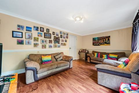 5 bedroom terraced house for sale, Linnett Close, E4