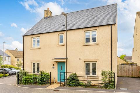 4 bedroom detached house for sale, Brays Avenue, Tetbury