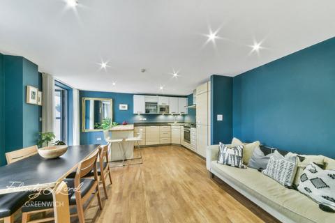 2 bedroom flat for sale, Blue Building, London, SE10 0RF