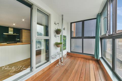 2 bedroom flat for sale, Blue Building, London, SE10 0RF