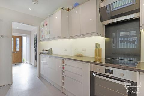 66 Shaftesbury Road, Epping, CM16 5BJ