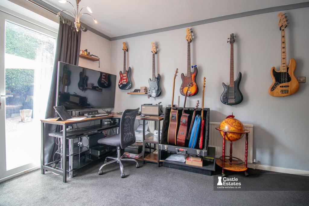 Bedroom/Study