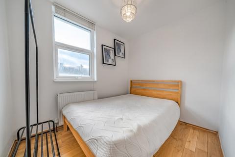4 bedroom house to rent, Blackshaw Road London SW17