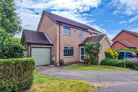 3 bedroom semi-detached house for sale, Yarrow Close, Highcliffe, Christchurch, Dorset, BH23