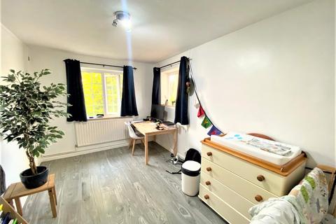 2 bedroom maisonette to rent, Oakwood House, Surbiton, Surrey
