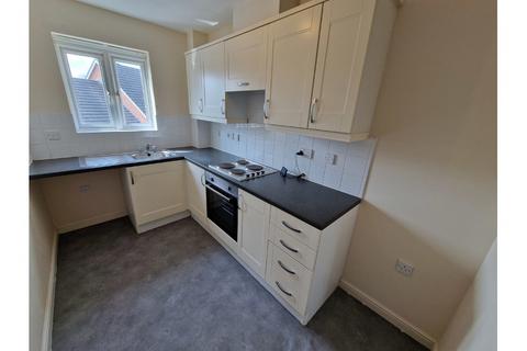 2 bedroom flat to rent, Griffen Close, Bridgwater TA6