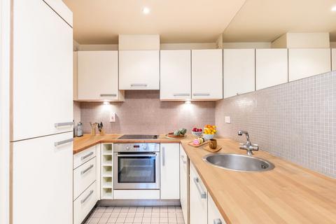 2 bedroom apartment for sale, Plumbers Row, London