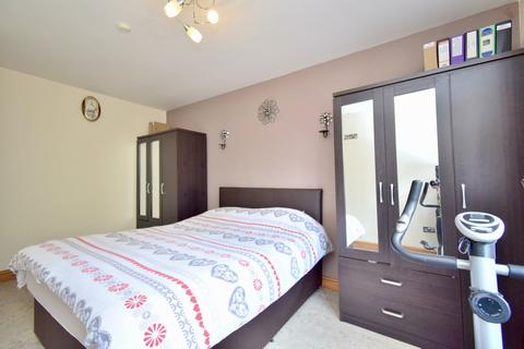 2 bedroom bungalow for sale, Jessop Close, New Parks, Leicester, LE3