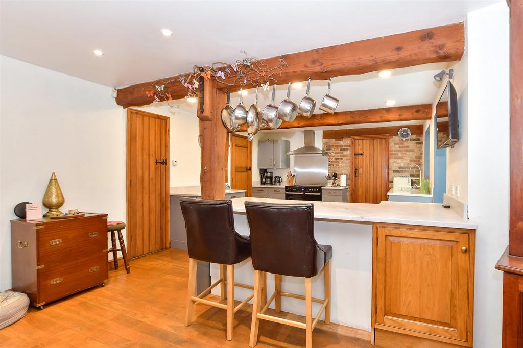 Kitchen/Dining Area