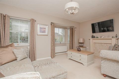 3 bedroom end of terrace house for sale, Laxton Way, Banbury, OX16 1AB