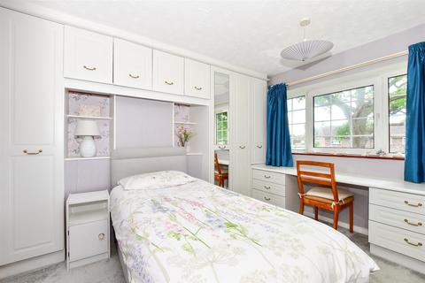 72 Warren Drive, Crawley, RH11 0DL