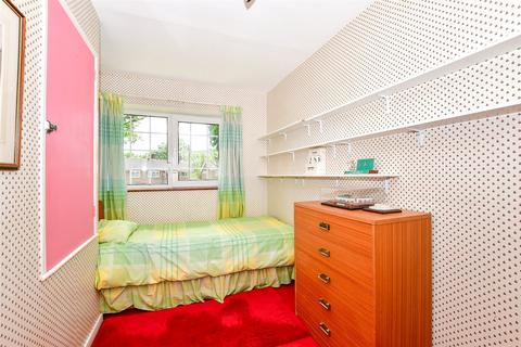 72 Warren Drive, Crawley, RH11 0DL