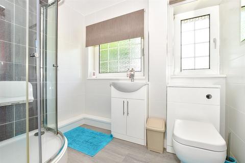 72 Warren Drive, Crawley, RH11 0DL