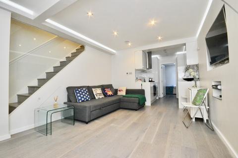 2 bedroom apartment for sale, Englewood Rd, Clapham South SW12