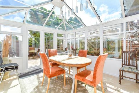 4 bedroom townhouse for sale, East Shore Way, Portsmouth, Hampshire