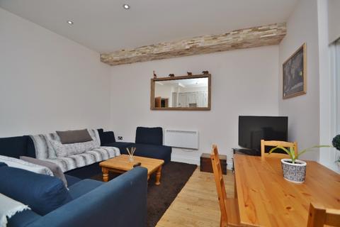 2 bedroom flat to rent, 14 Hollin Lane, Leeds LS16